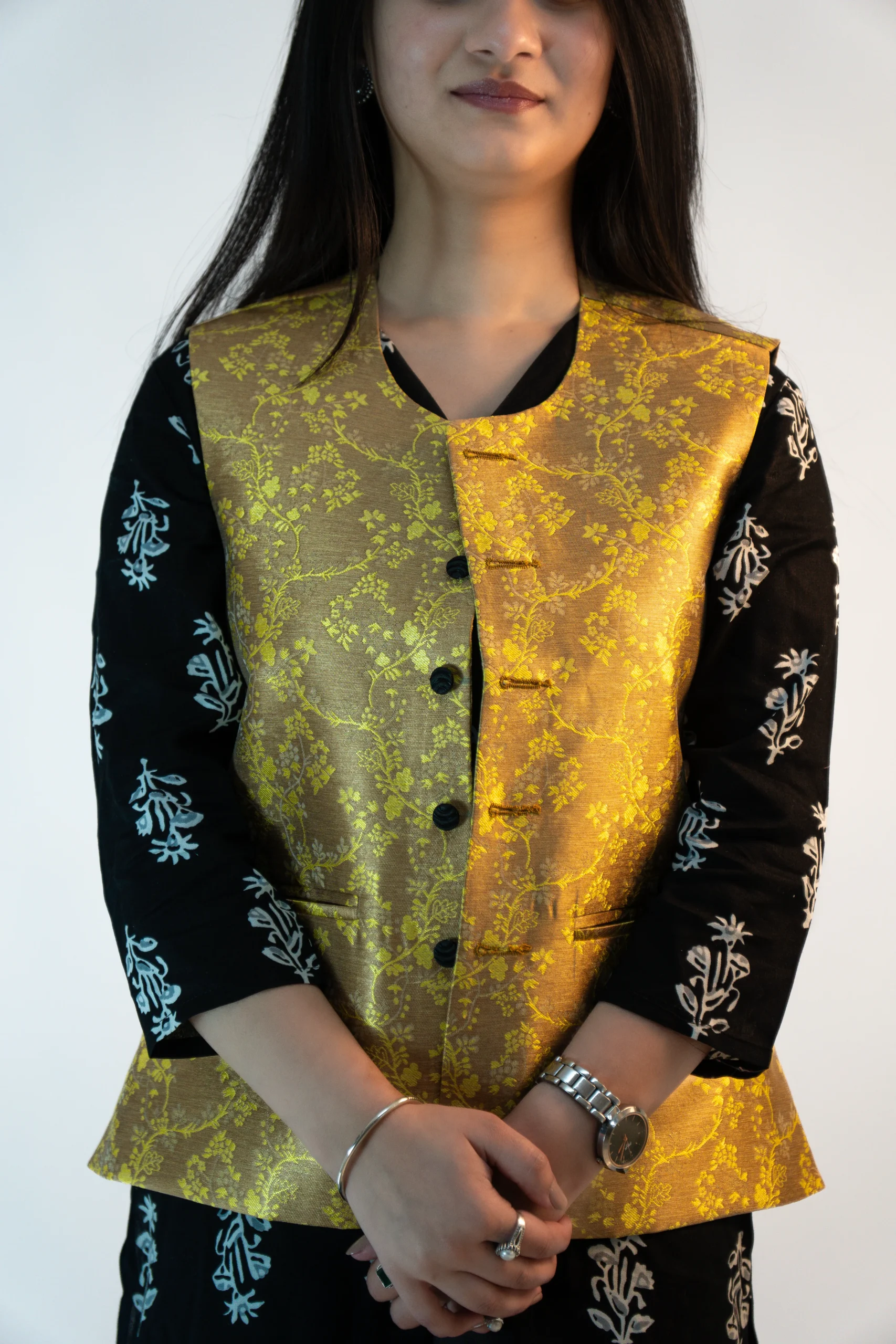 2Women’s Festive Brocade Sadri – Antique Gold-2