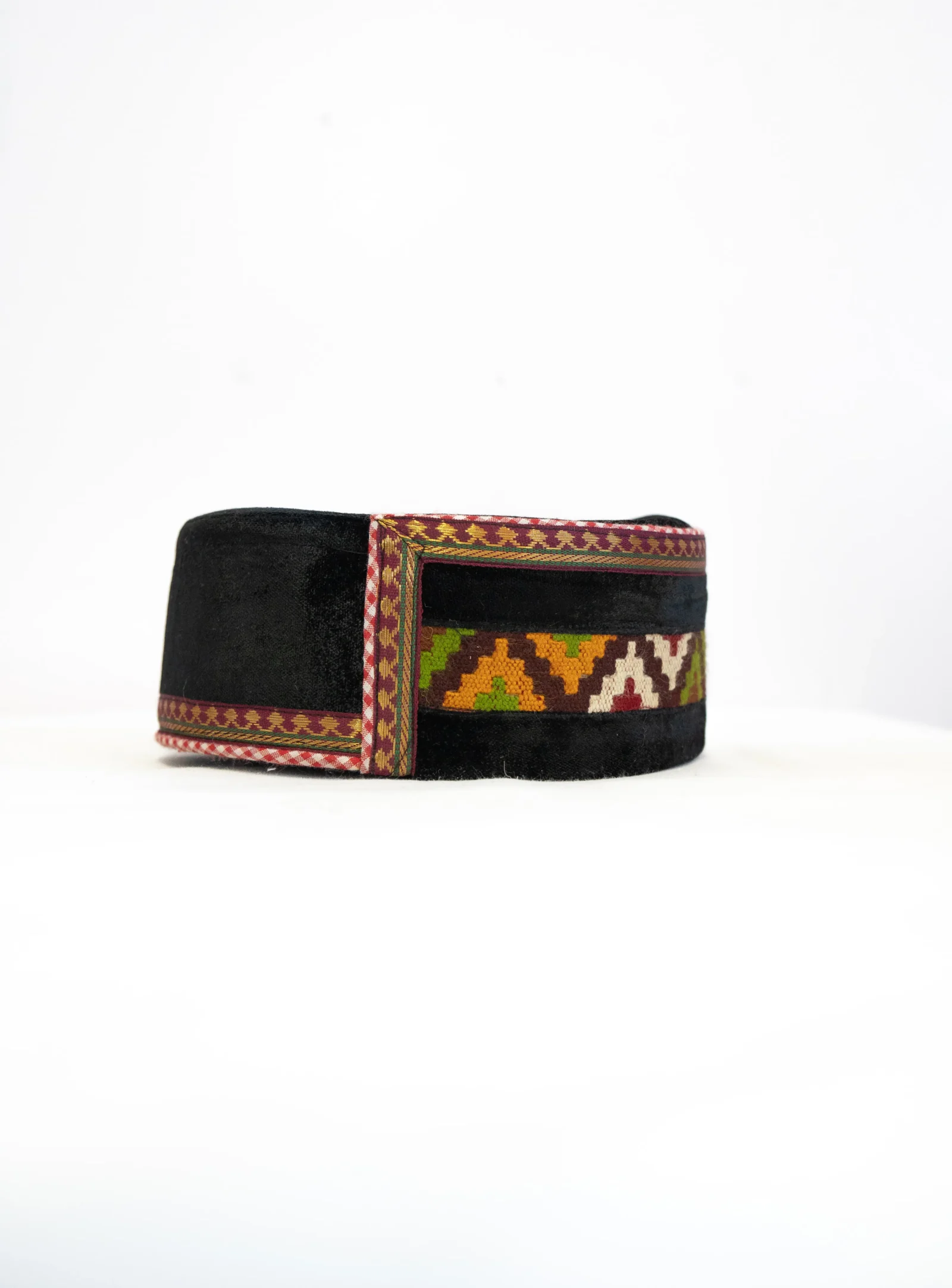 Himachali Black Border Cap – Tribal Weave