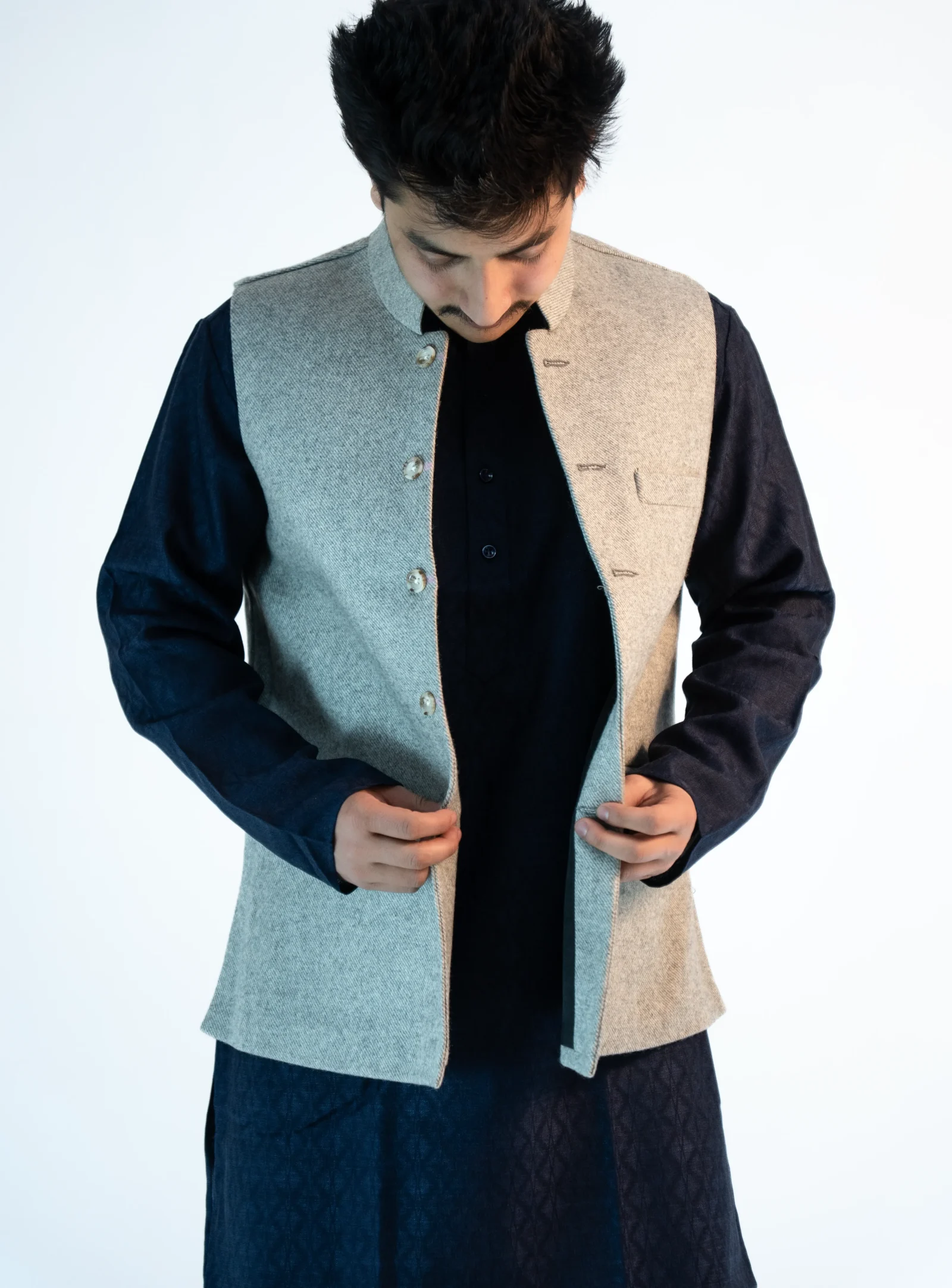 Men’s Elegant Himachali Sadri – Frost White Tweed