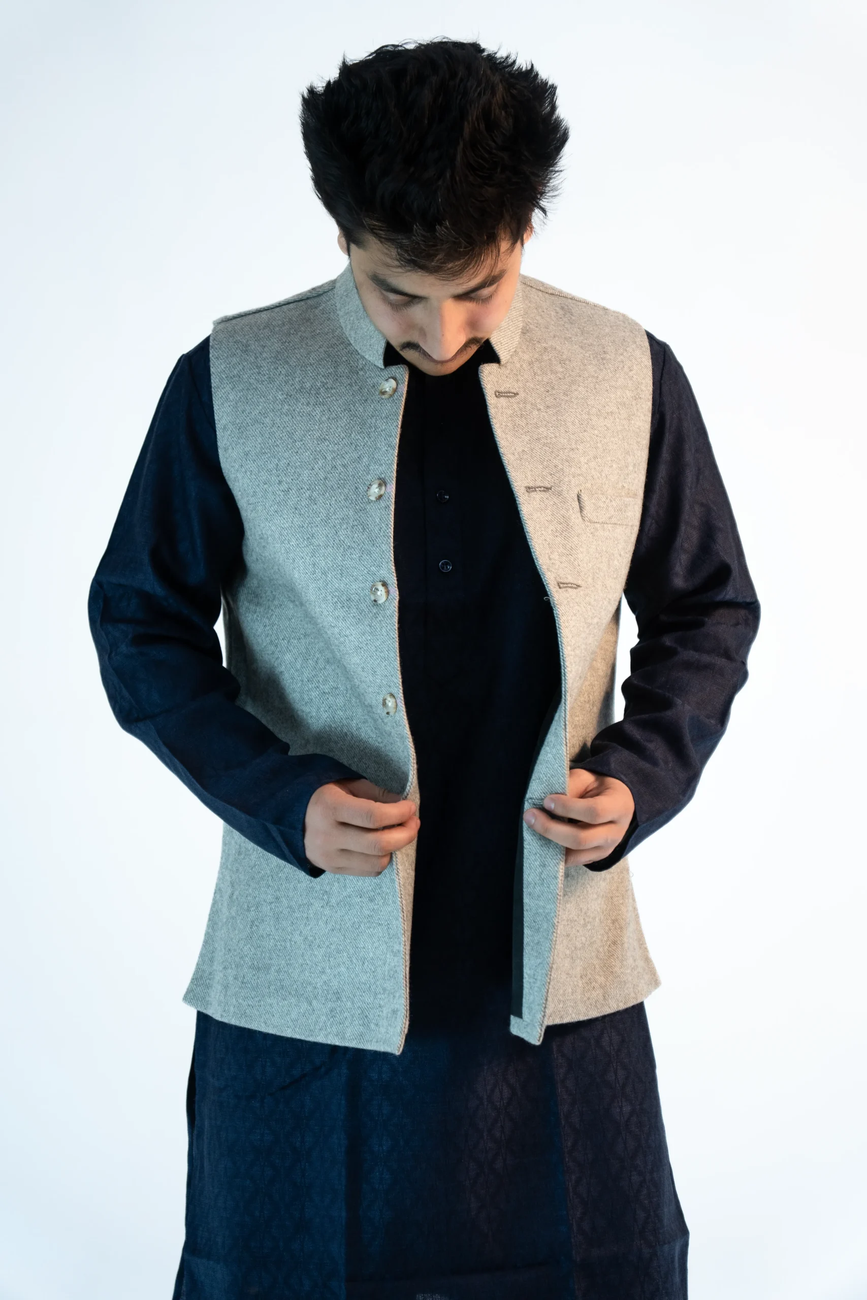 Men’s Elegant Himachali Sadri – Frost White Tweed-2