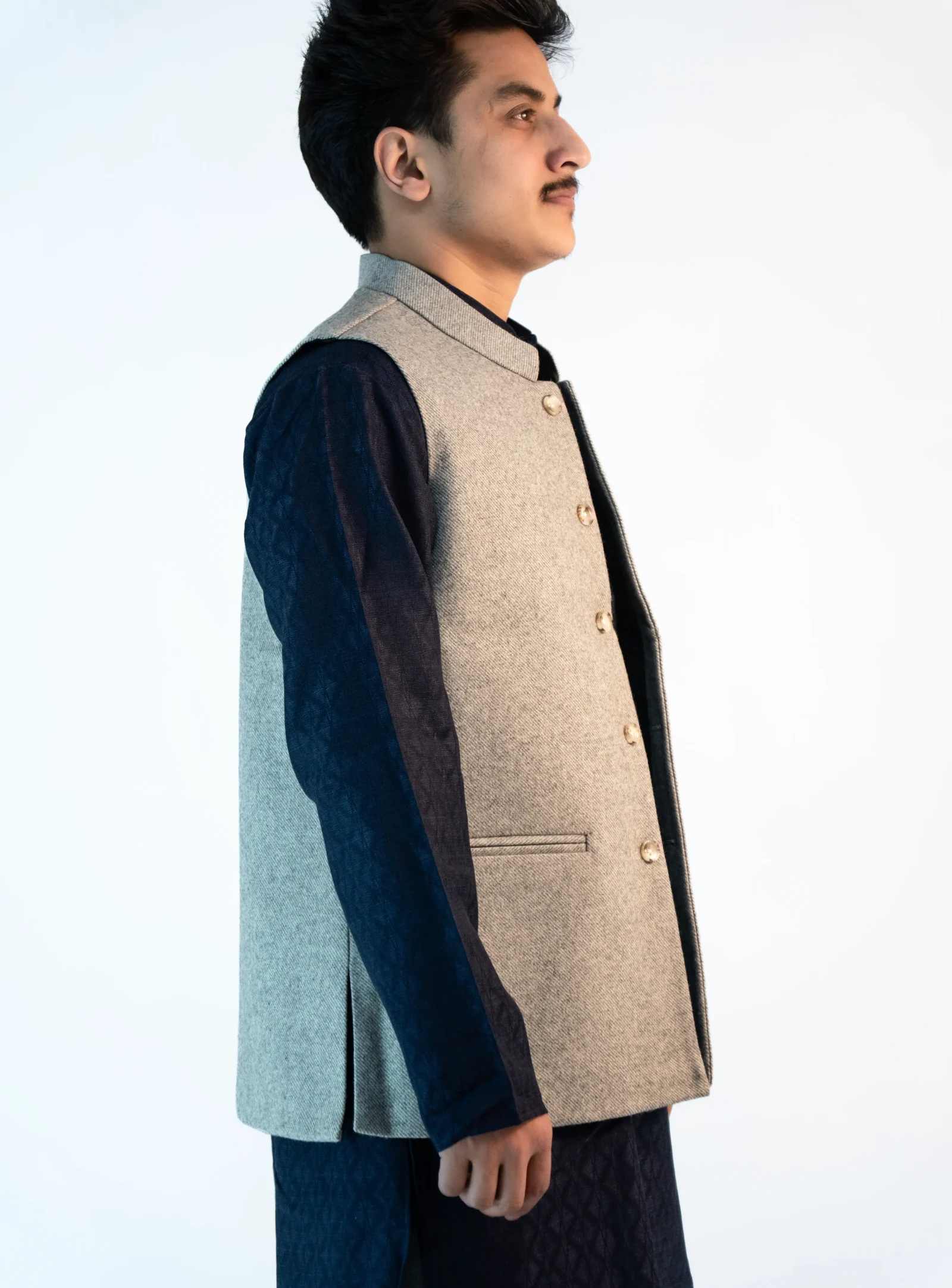 Men’s Elegant Himachali Sadri – Frost White Tweed