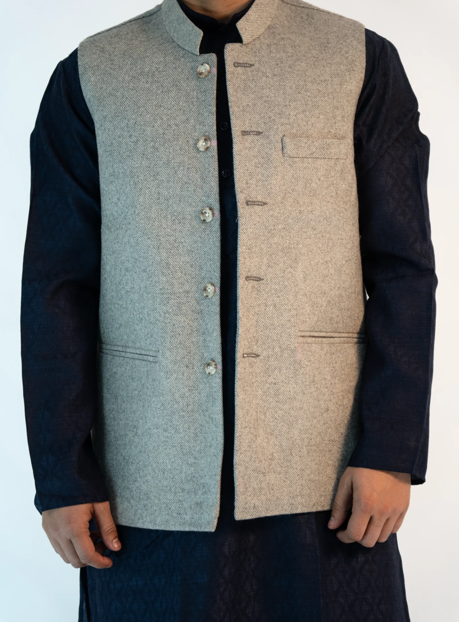 Men’s Elegant Himachali Sadri – Frost White Tweed