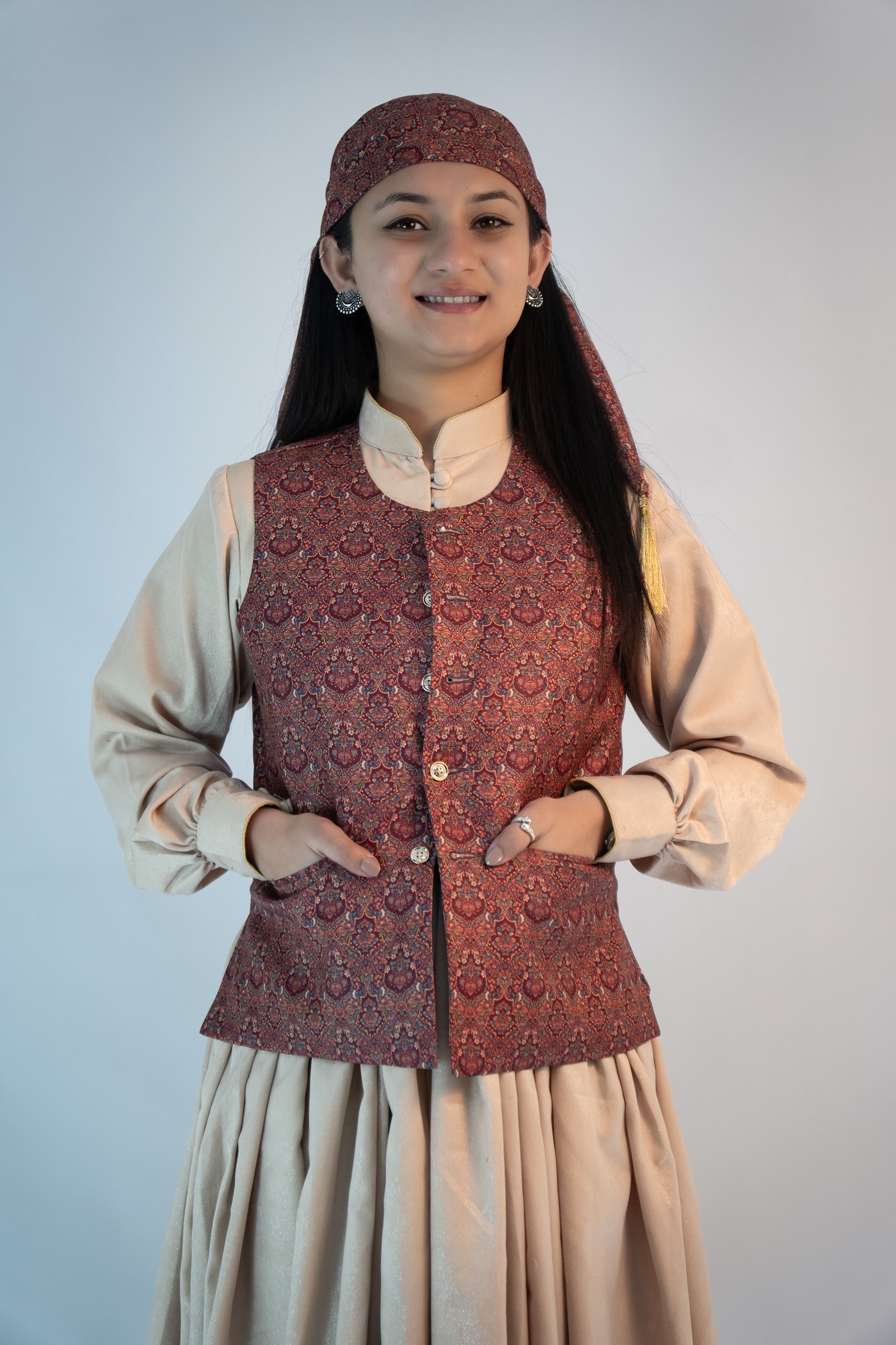 Women-Pashmina-Maroon-Himachal-Sadri-–-Dhattu-combo-5.jpg (1 of 7)