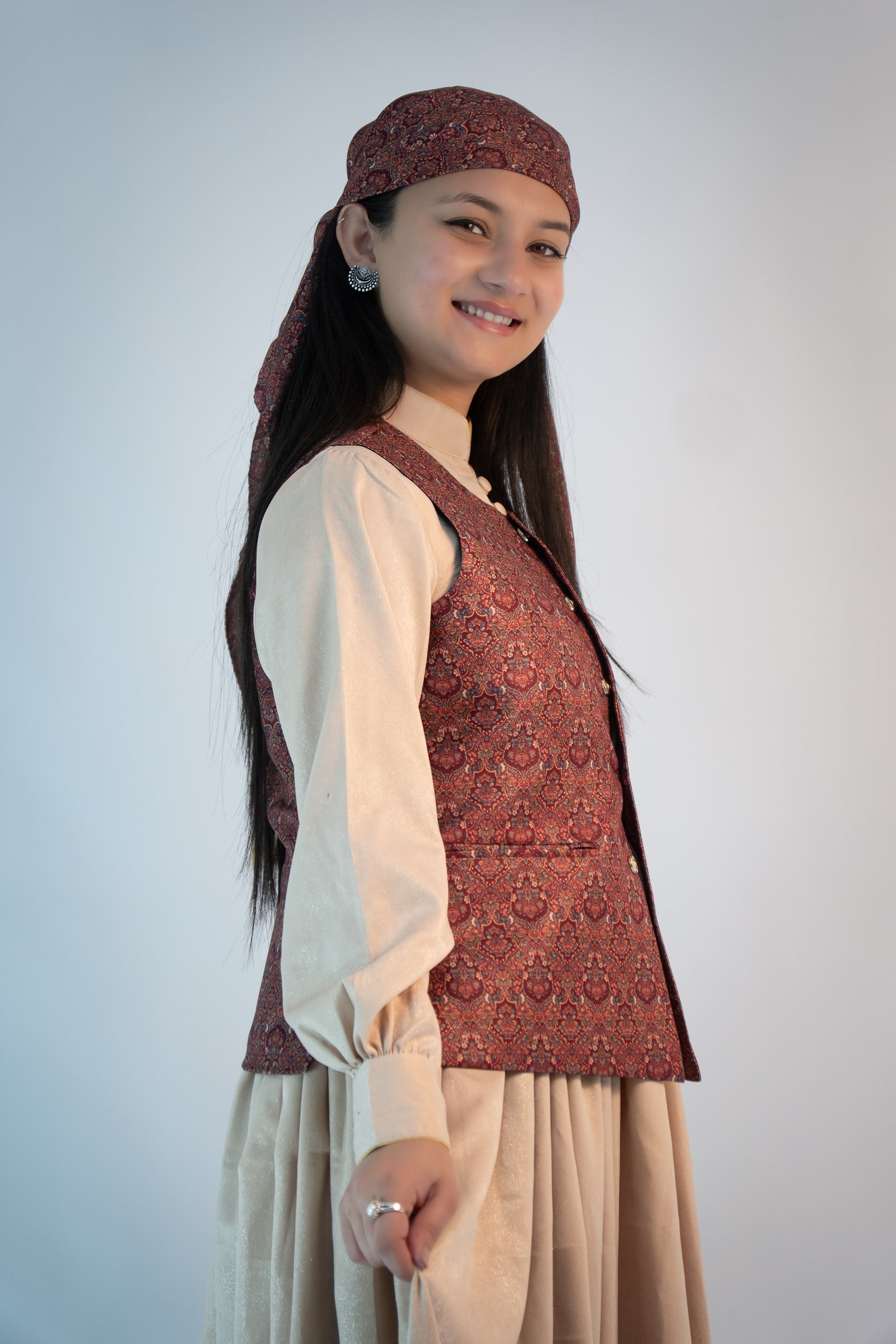 Women-Pashmina-Maroon-Himachal-Sadri-–-Dhattu-combo-5.jpg (3 of 7)