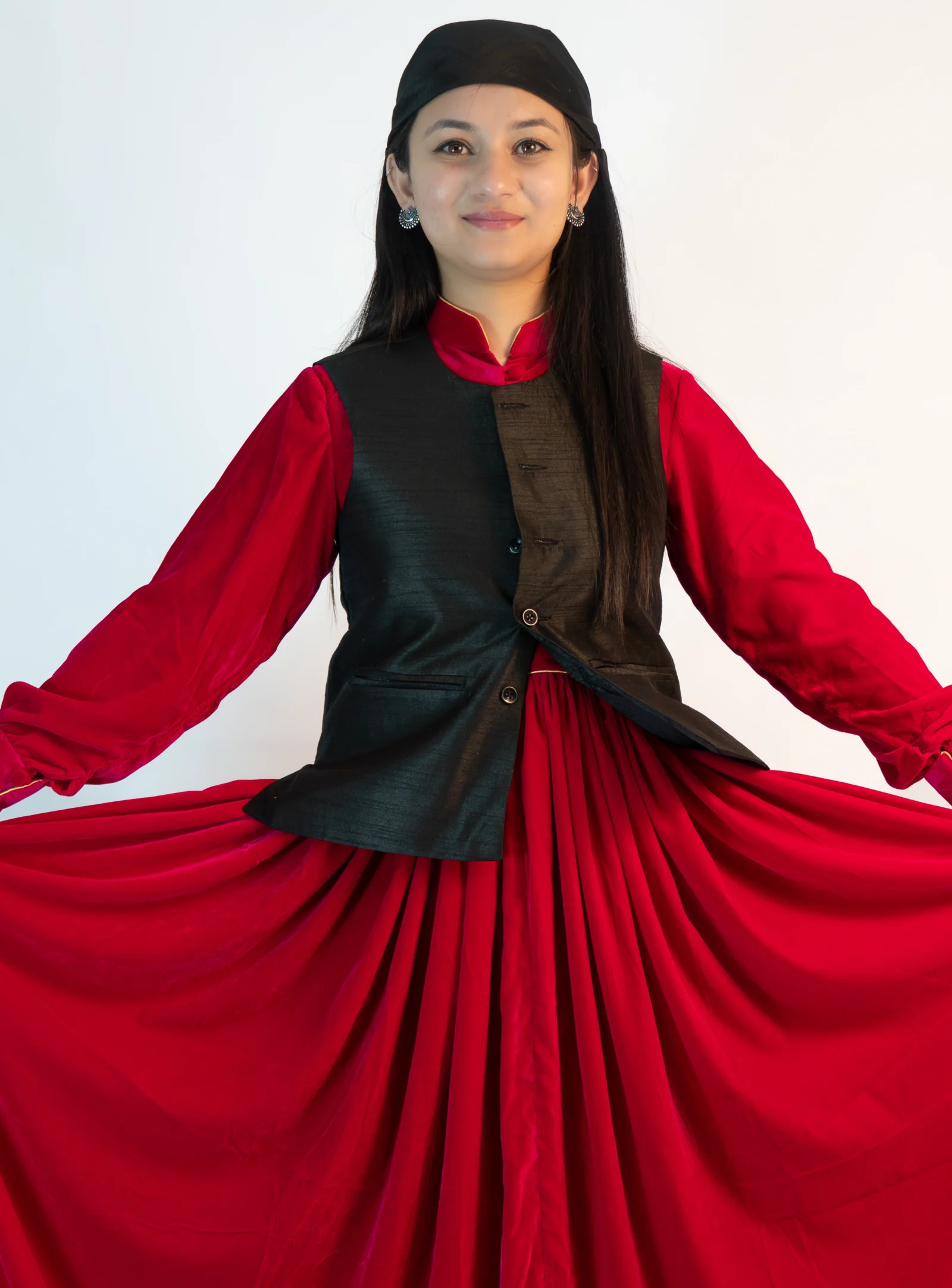 Women’s Raw Silk Sadri & Dhattu Set – Classic Black Combo