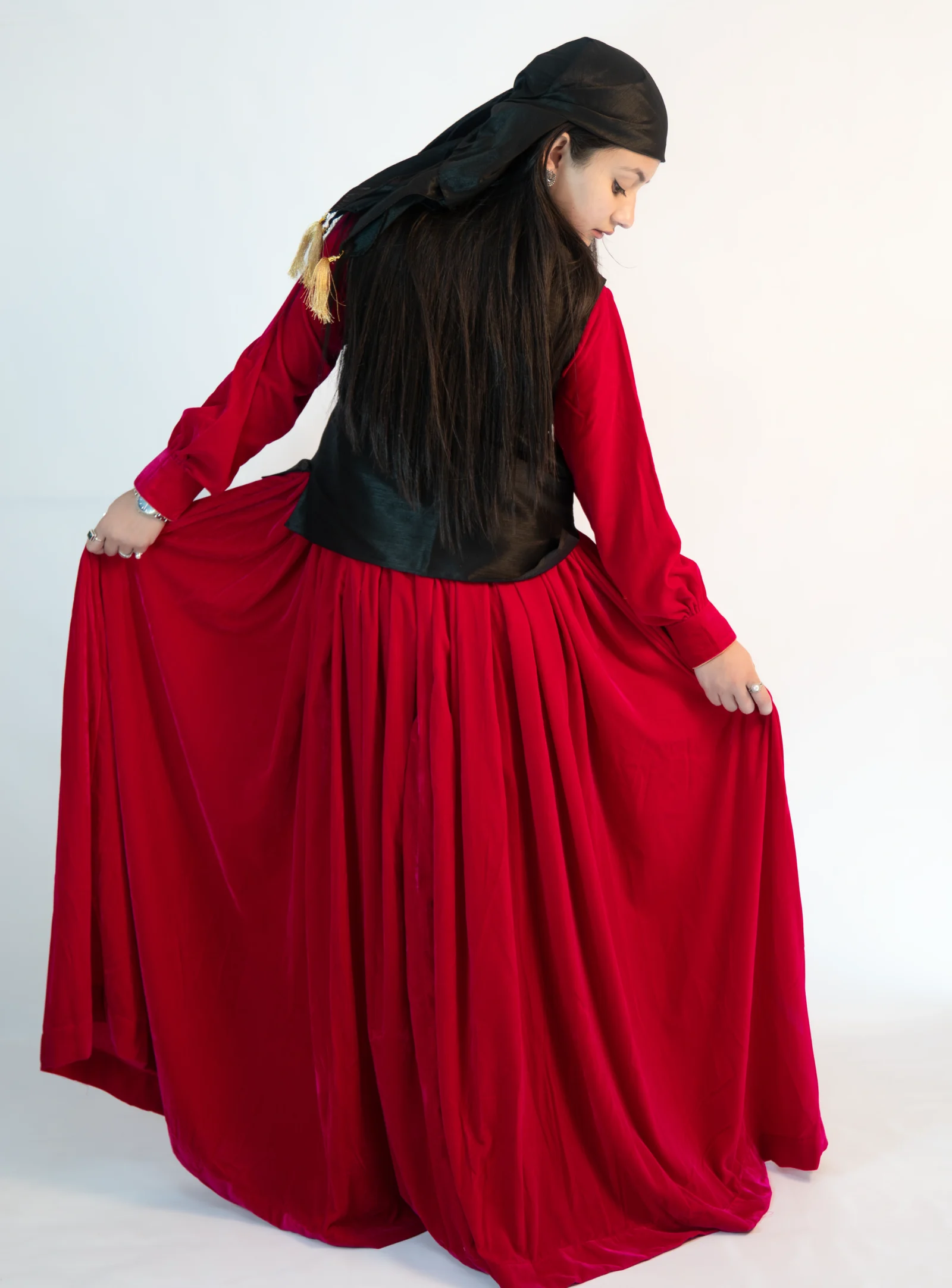 Women’s Raw Silk Sadri & Dhattu Set – Classic Black Combo