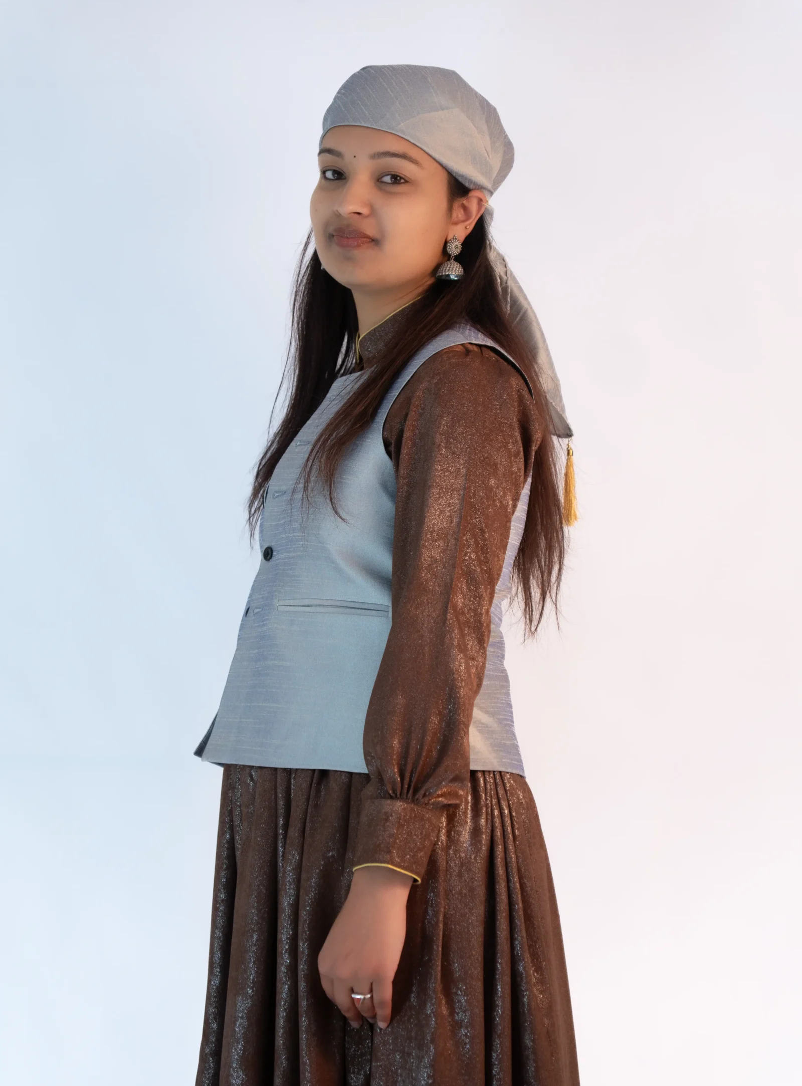 Women’s Raw Silk Sadri & Dhattu Set– Slate Grey Elegant