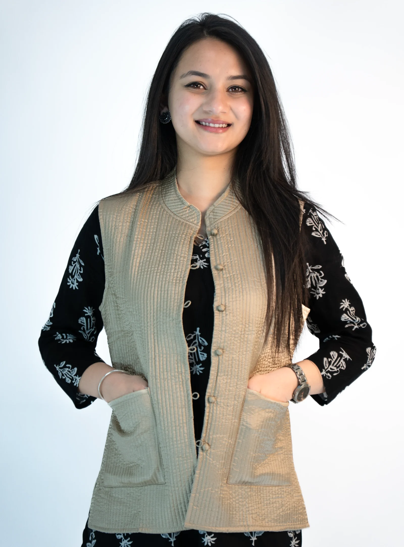 Women’s Reversible Silk Sadri – Dual Tone Floral & Sandstone Beige